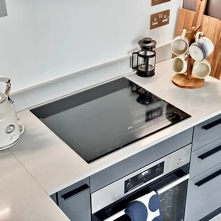 No 6 Icona 2 Apartment *